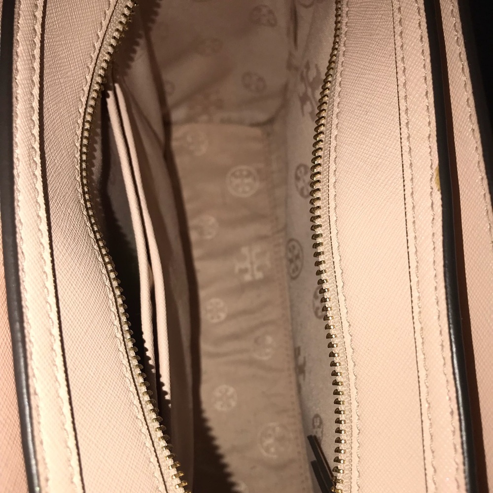 Tory Burch Robinson Bag - Picture 5 of 6